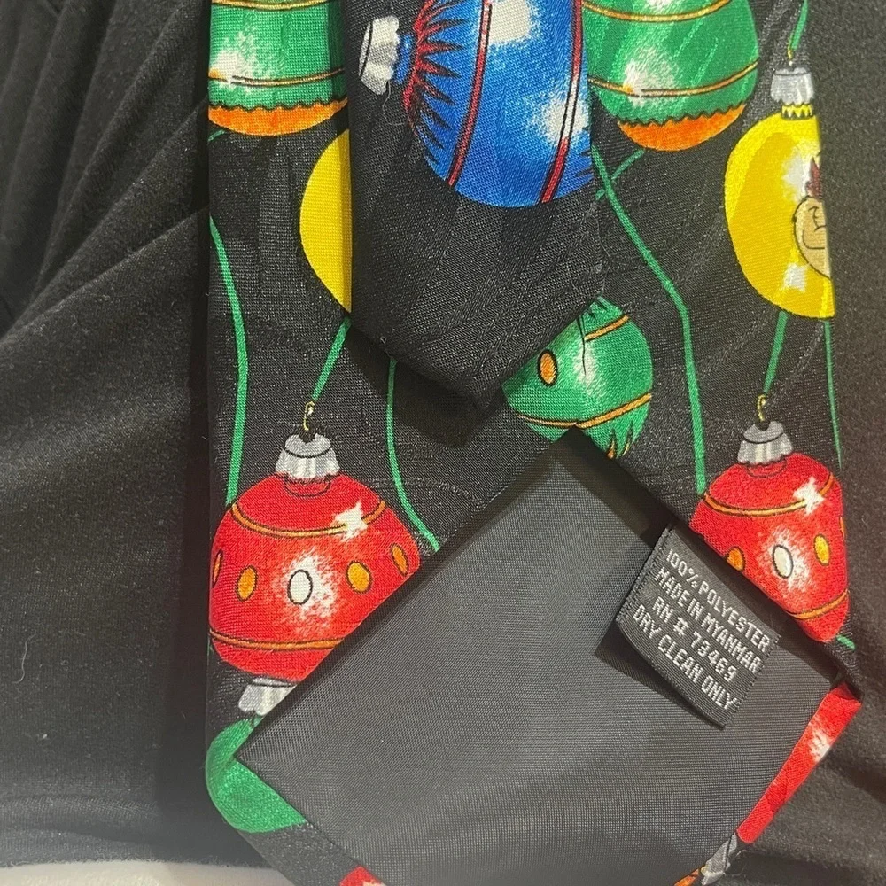 Warner Bros. Looney Tunes Christmas Tie - Green, Red, Blue